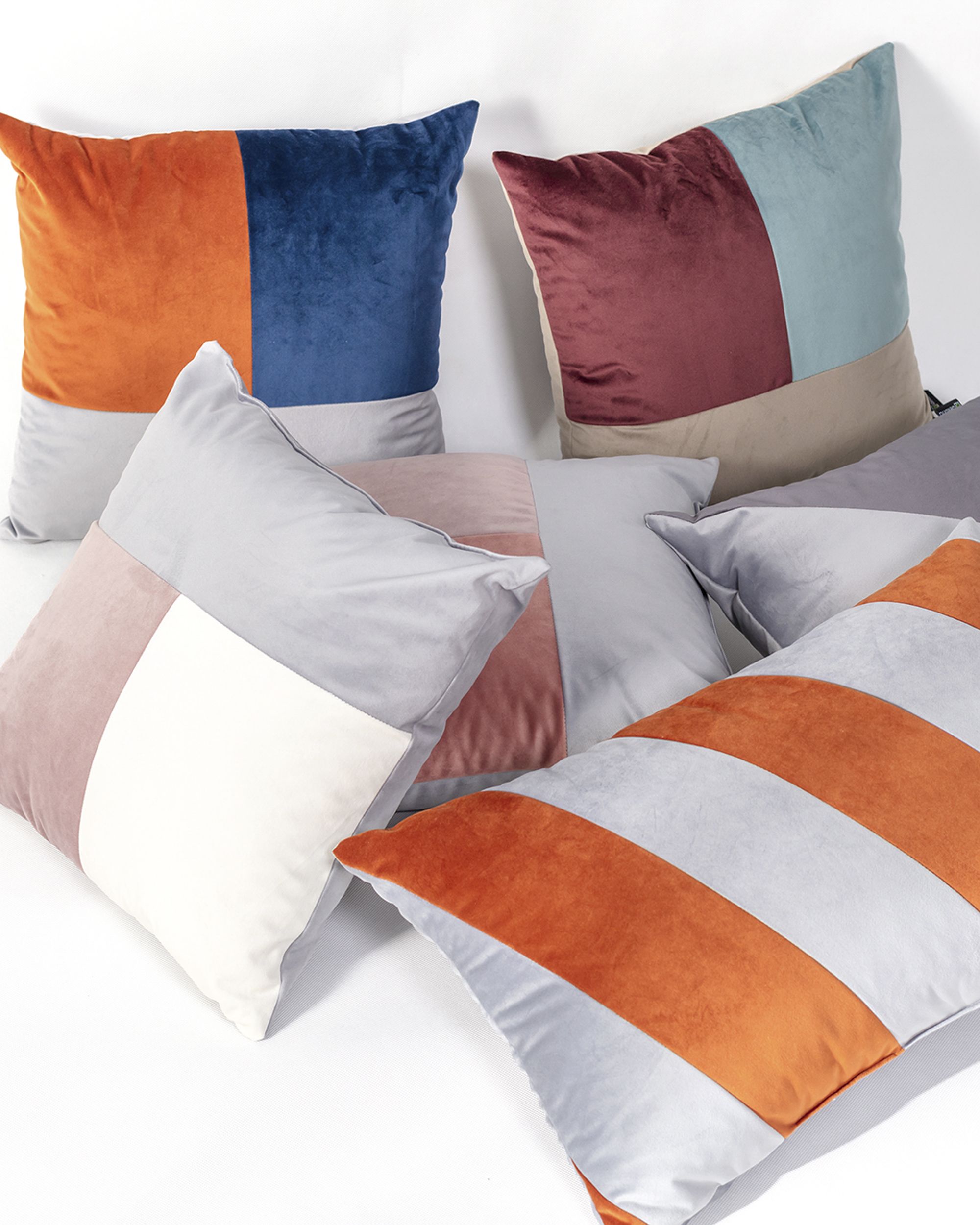 Négyzet alakú patchwork párna rózsaszín-szürke-fehér (hover)