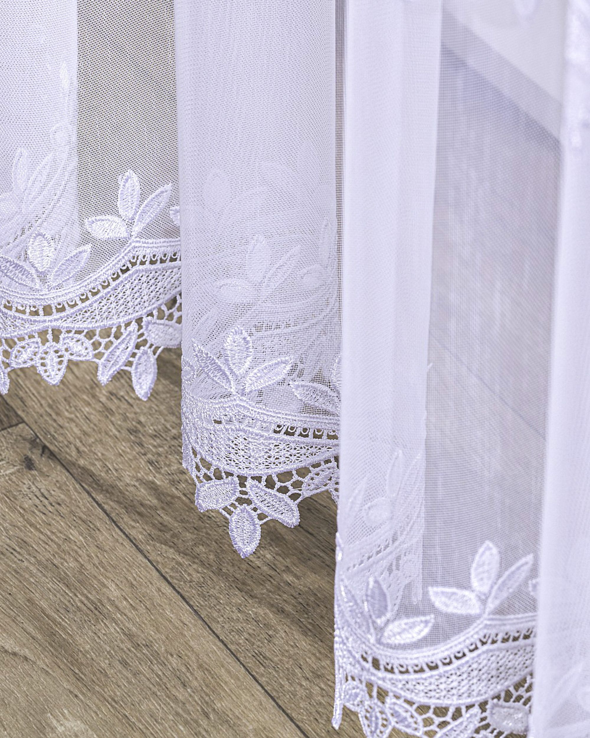 Fényáteresztő készfüggöny termék színe fehér szövet áttetsző, fonott, mintás (hover)