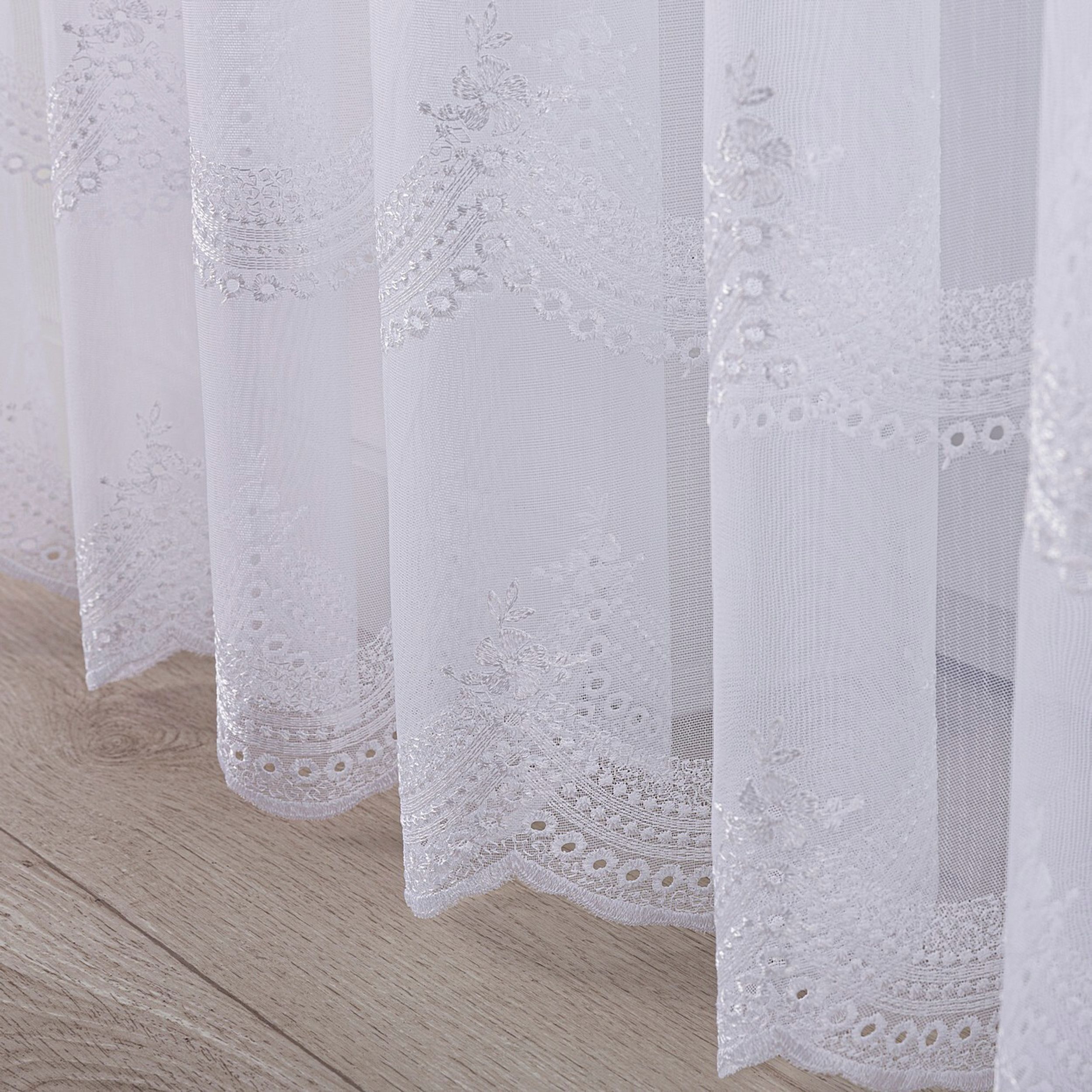 Voile Fényáteresztő 186-51 fehér mintás